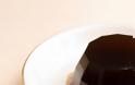 Γλυκό: μαύρα ζελέ με καφέ και κρέμα