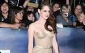 K. Stewart: Με αποκαλυπτικό φόρεμα στο πλευρό του R. Pattinson στην
πρεμιέρα του Twilight! - Φωτογραφία 4
