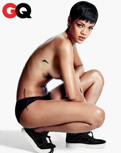 H Rihanna φωτογραφίζεται ολόγυμνη κι αποκαλύπτει: Μ' αρέσει να αισθάνομαι γυναίκα! - Φωτογραφία 4