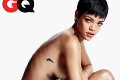 H Rihanna φωτογραφίζεται ολόγυμνη κι αποκαλύπτει: Μ' αρέσει να αισθάνομαι γυναίκα!