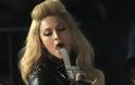 Madonna: Οι άσεμνες κινήσεις στη σκηνή και ένα όπλο για… γλείψιμο! - Φωτογραφία 2