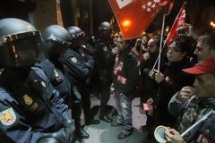 ΜΕ ΣΥΛΛΗΨΕΙΣ ΞΕΚΙΝΗΣΕ ΣΤΗΝ ΙΣΠΑΝΙΑ Η 24ΩΡΗ ΑΠΕΡΓΙΑ ΤΩΝ ΕΡΓΑΖΟΜΕΝΩΝ