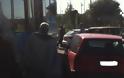 Πάτρα: Ασυνείδητοι οδηγοί παρκάρουν σχεδόν πάνω στις γραμμές του Προαστιακού! - Φωτογραφία 2
