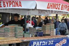 O κόσμος αγκάλιασε μοναδικά το Χωριό Παραγωγών του Δήμου Βύρωνα! Διατέθηκαν 42 τόνοι προϊόντων