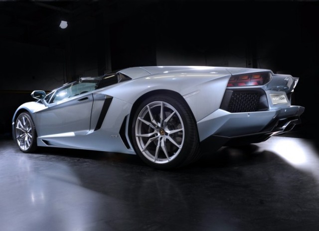 Η Lamborghini γίνεται πιο προκλητική (Φωτό) - Φωτογραφία 13