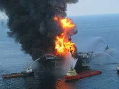 Πρόστιμο ρεκόρ στη BP για την έκρηξη στην πλατφόρμα Deepwater Horizon - Φωτογραφία 1