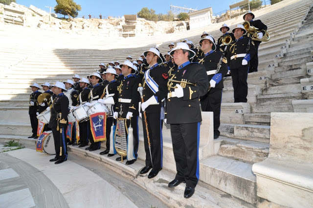 Η Μπάντα του ΠΝ στο Ζάππειο την Κυριακή 18 Νοεμβρίου 2012 (Video) - Φωτογραφία 3