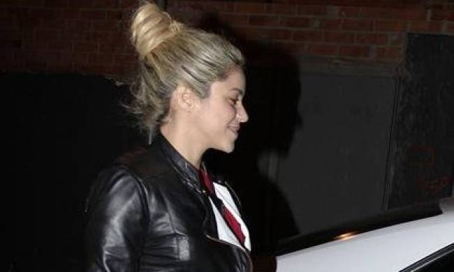 Γιατί κρύβει την κοιλιά της η Shakira; - Φωτογραφία 1