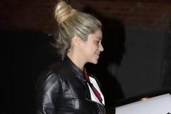 Γιατί κρύβει την κοιλιά της η Shakira;