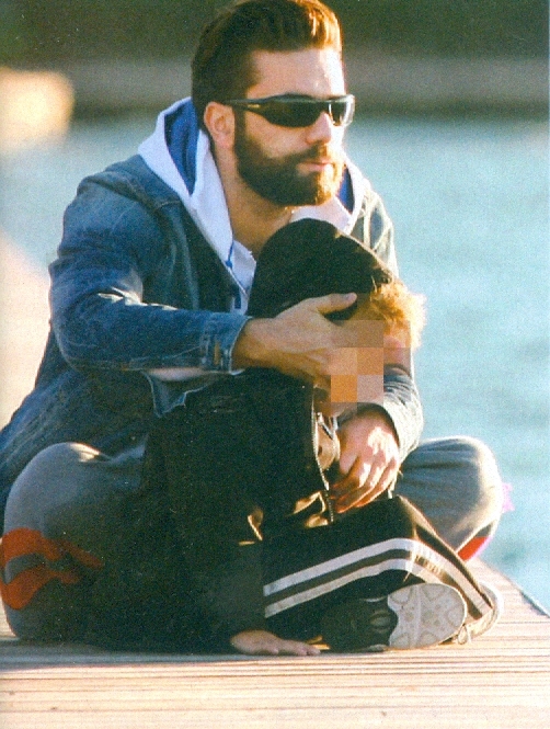 Θοδωρής Μαραντίνης: Οι αγκαλιές με τον γιο του και η κούνια - Φωτογραφία 2