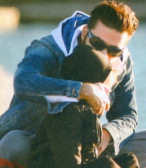 Θοδωρής Μαραντίνης: Οι αγκαλιές με τον γιο του και η κούνια - Φωτογραφία 3