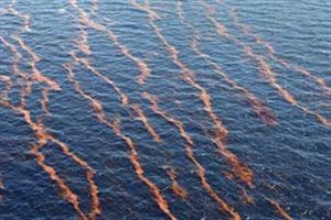 Πετρελαιολοκηλίδα αγνώστου προελεύσεως στη Σούδα Χανίων - Φωτογραφία 1