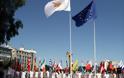 Η τρόικα παρατείνει την παραμονή της στην Κύπρο