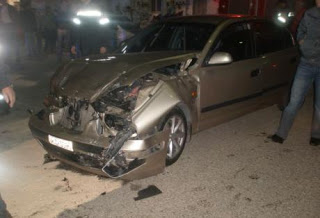 Σφοδρή σύγκρουση στο κέντρο του Αγρινίου με τέσσερις τραυματίες - Φωτογραφία 1