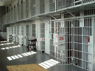 Σχολεία διαφθοράς οι Ελληνικές φυλακές. Μεταρρύθμιση τώρα… - Φωτογραφία 1