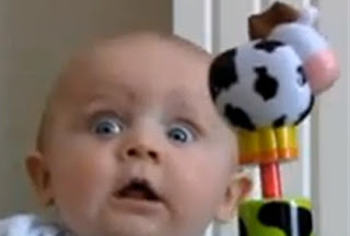 Δείτε 10 αστεία βίντεο με μωρά που έκαναν θραύση! - Φωτογραφία 1