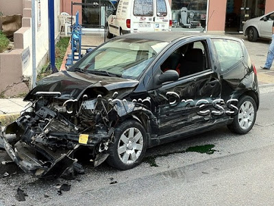 Τροχαίο κινηματογραφικών διαστάσεων στα Σπάτα - Φωτογραφία 3