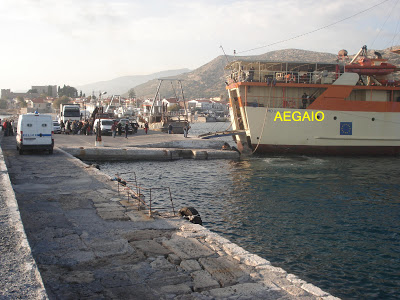 Με το πλοίο Κάλυμνος έφτασαν από το Αγαθονήσι στο Πυθαγόρειο της Σάμου άλλοι 40 περίπου μετανάστες - Φωτογραφία 3