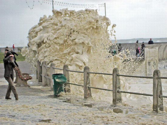 Cappuccino coast: Πολύ σπάνιο φυσικό φαινόμενο - Φωτογραφία 2