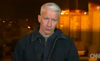 Η στιγμή που έσκασε βόμβα στην πλάτη του Anderson Cooper! - Φωτογραφία 1