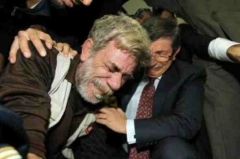 Γιατί ξέσπασε σε λυγμούς ο Τούρκος υπουργός Εξωτερικών, Α. Νταβούτογλου - Φωτογραφία 1