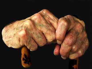 Πάτρα: Στα χέρια της αστυνομίας δύο άνδρες που εξαπατούσαν ηλικιωμένους - Φέρονται να έχουν δράσει σε δέκα τουλάχιστον περιπτώσεις - Φωτογραφία 1