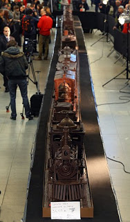 Τρένο 34 μέτρων φτιαγμένο από σοκολάτα. Μας ανοίγει την όρεξη! - Φωτογραφία 2