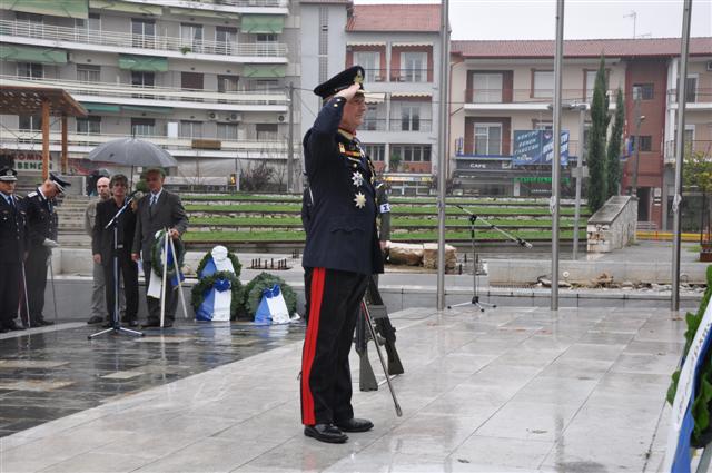 Με δοξολογία και κατάθεση στεφάνων γιορτάστηκε η ημέρα των Ενόπλων Δυνάμεων στη Βέροια - Φωτογραφία 7