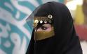 Ηλεκτρονικό «μάτι» παρακολουθεί τις γυναίκες στη Σαουδική Αραβία