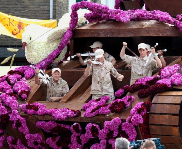 Bloemencorso: παρέλαση λουλουδιών στην Ολλανδία - Φωτογραφία 13