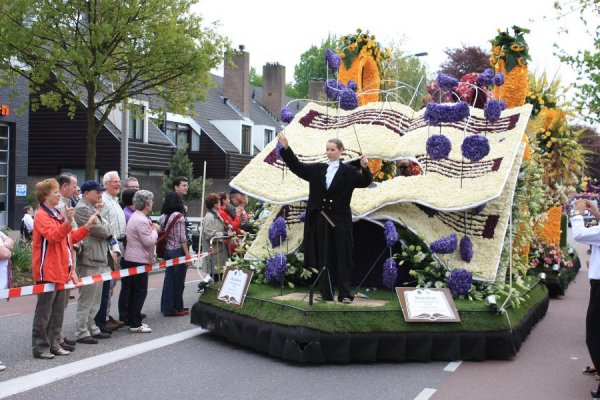 Bloemencorso: παρέλαση λουλουδιών στην Ολλανδία - Φωτογραφία 22