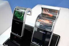 Το 2013 θα κυκλοφορήσει από τη Samsung το πρώτο smartphone με εύκαμπτη οθόνη!