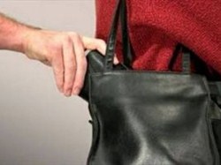 Αλβανός αποπειράθηκε να κλέψει την τσάντα 43χρονης - Φωτογραφία 1