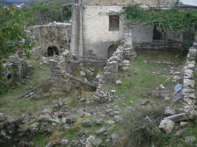 Τώρα ζούμε στο έλεος του Θεού, μας καθήλωσε η κρίση... - Φωτογραφία 2