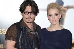 Τέλος το κρυφτούλι! Johnny Depp και Amber Heard είναι και επίσημα μαζί