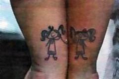 Παρουσιάστρια έκανε ίδιο tattoo με την αδερφή της