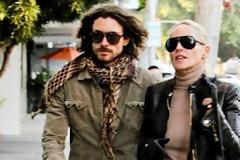 H Sharon Stone… ξανάνιωσε! Στα 54 της ντύνεται σαν… 25αρα!