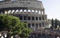 Χιλιάδες καθηγητές και φοιτητές διαδήλωσαν στη Ρώμη