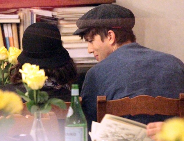 Αυτός είναι έρωτας! Mila Kunis και Ashton Kutcher απολαμβάνουν ρομαντικό δείπνο στην Ρώμη! - Φωτογραφία 4