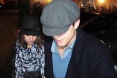 Αυτός είναι έρωτας! Mila Kunis και Ashton Kutcher απολαμβάνουν ρομαντικό δείπνο στην Ρώμη!