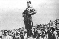 Mussolini και UFO 1933