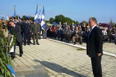 Φωτογραφίες από κατάθεση στεφάνων