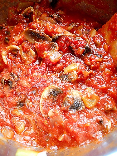 Τορτελίνια με κόκκινη σάλτσα - Φωτογραφία 4
