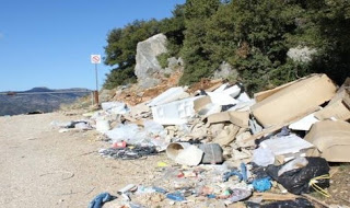 Εικόνες ντροπής με τη Βυτίνα «πνιγμένη» στα σκουπίδια! [video] - Φωτογραφία 1