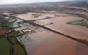 Σε κατάσταση συναγερμού λόγω πλημμυρών η Βρετανία - Φωτογραφία 3