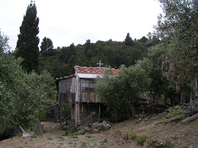 2299 - Η Ι. Καλύβη Αγίου Αθανασίου του Αθωνίτη στη Γιοβάνιτσα (φωτογραφίες) - Φωτογραφία 3