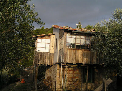 2299 - Η Ι. Καλύβη Αγίου Αθανασίου του Αθωνίτη στη Γιοβάνιτσα (φωτογραφίες) - Φωτογραφία 4