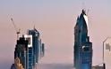Όταν η ομίχλη σκεπάζει τους ουρανοξύστες του Ντουμπάι - Φωτογραφία 3