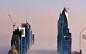 Σπάνιο και εντυπωσιακό: Η ομίχλη σκεπάζει τους ουρανοξύστες του Ντουμπάι! - Φωτογραφία 3
