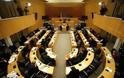 Κύπρος: Στις τράπεζες ρίχνουν τις ευθύνες οι βουλευτές